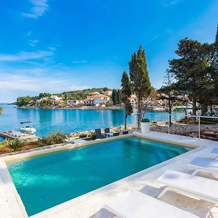 3 Bedroom Pet Friendly In Žman