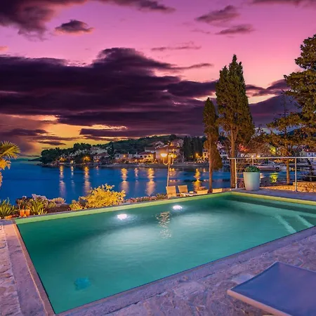 Holiday home 3 Bedroom Pet Friendly In