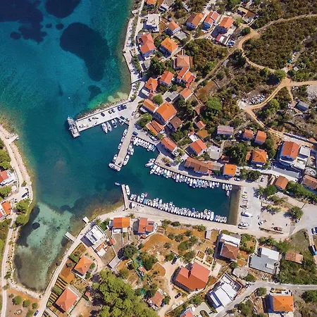 Holiday home 3 Bedroom Pet Friendly In *