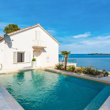 Holiday home 3 Bedroom Pet Friendly In Zman