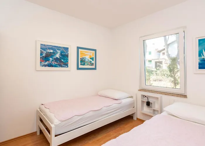 3 Bedroom Pet Friendly In