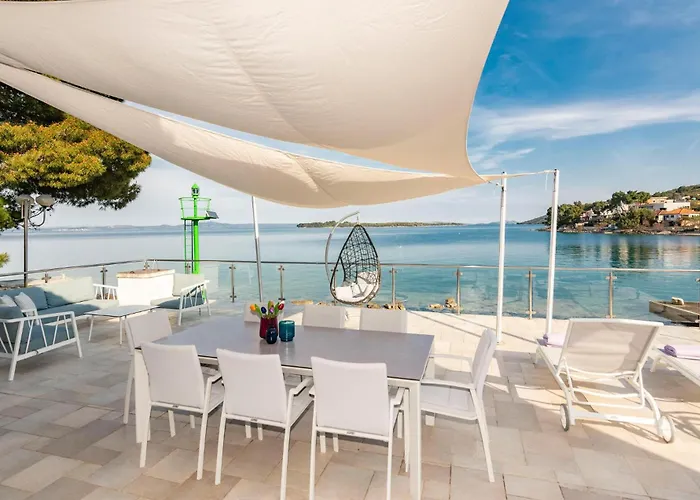 3 Bedroom Pet Friendly In *