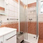 3 Bedroom Pet Friendly In