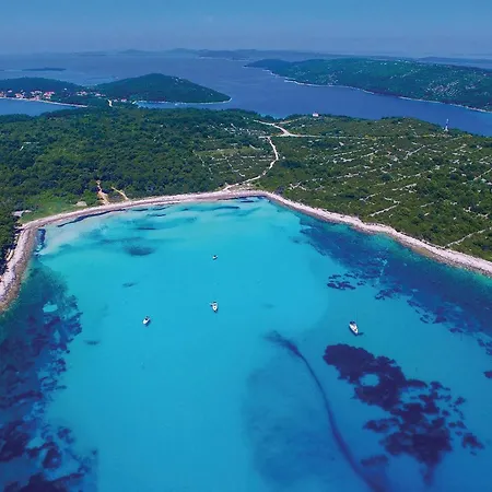 3 Bedroom Pet Friendly In