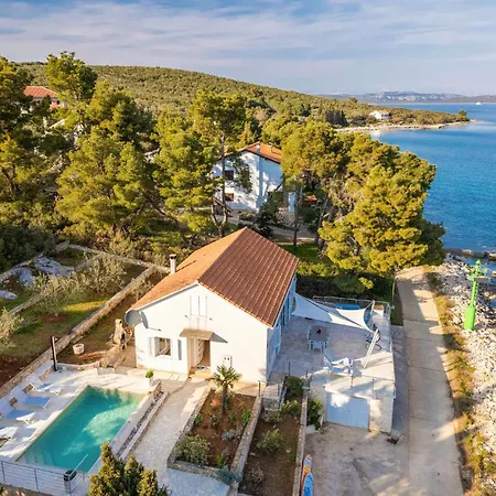 3 Bedroom Pet Friendly In بيت للعطل Žman